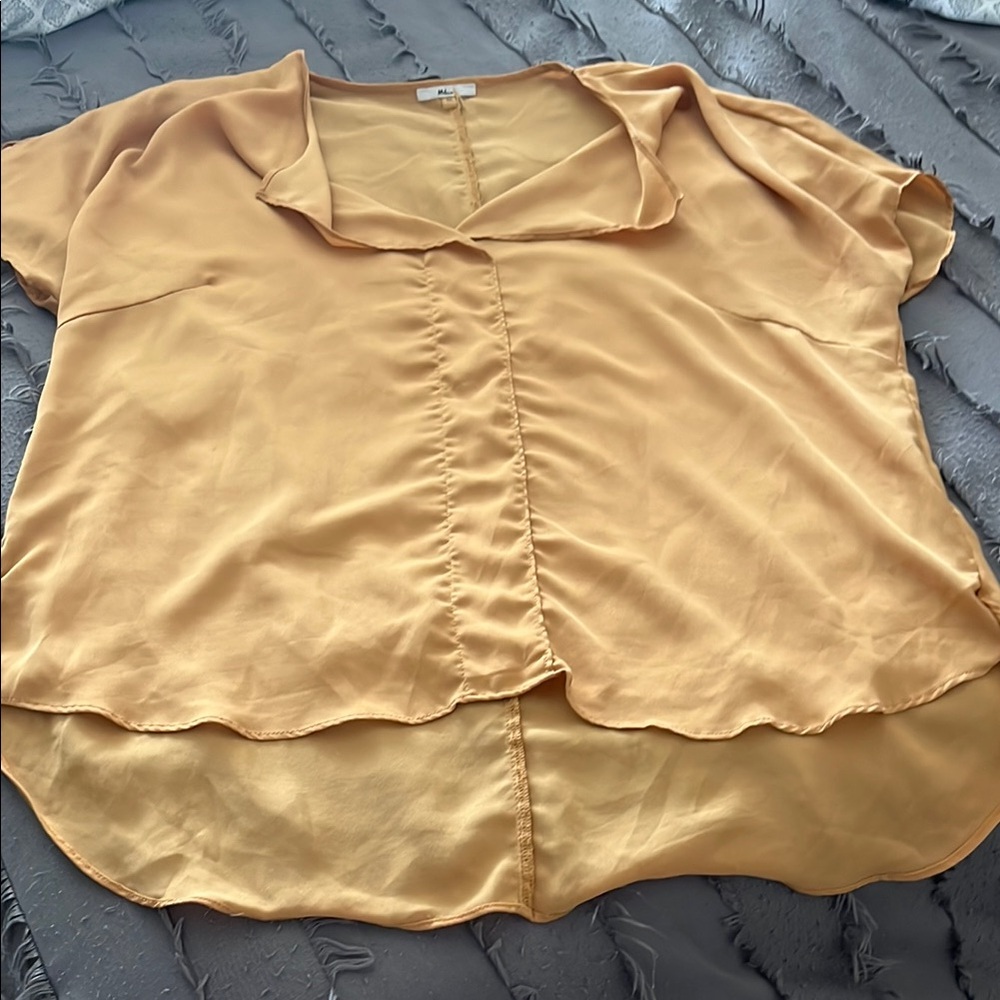 Silky short sleeve yellow/gold blouse